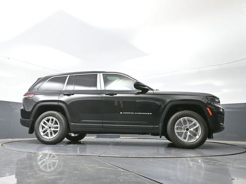 New 2025 Jeep Grand Cherokee Laredo X w/ Luxury Tech Group I image 45