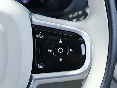 Used 2022 Volvo XC60 B5 Inscription w/ Advanced Package FWD image 15