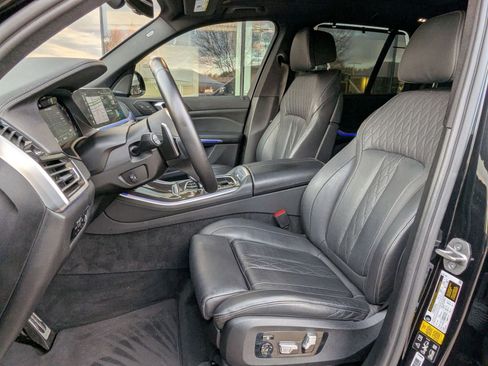 Used 2022 BMW X5 M50i w/ Executive Package image 5