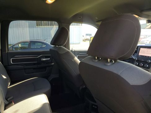 Used 2024 RAM 2500 Big Horn AWD/4WD image 31