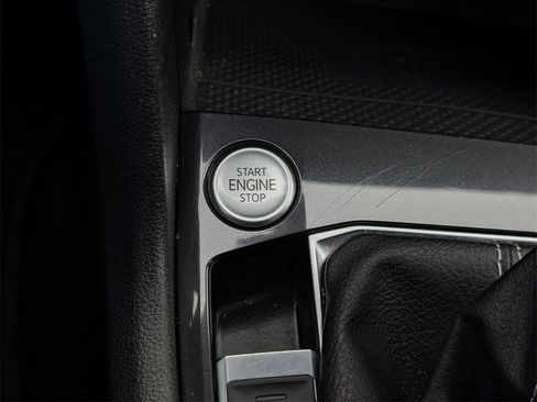 Used 2022 Volkswagen Tiguan SE R-Line image 26