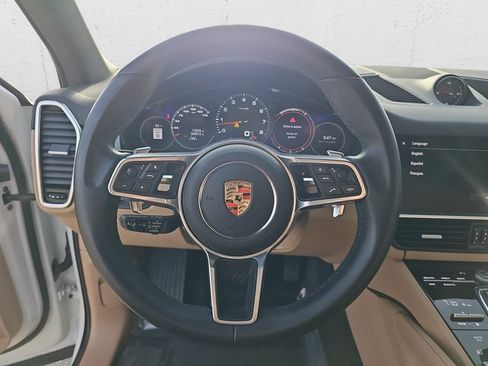 Used 2023 Porsche Cayenne image 18