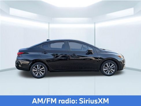 Used 2022 Nissan Versa SV FWD image 7
