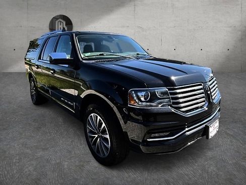 Used 2015 Lincoln Navigator L 4WD image 3