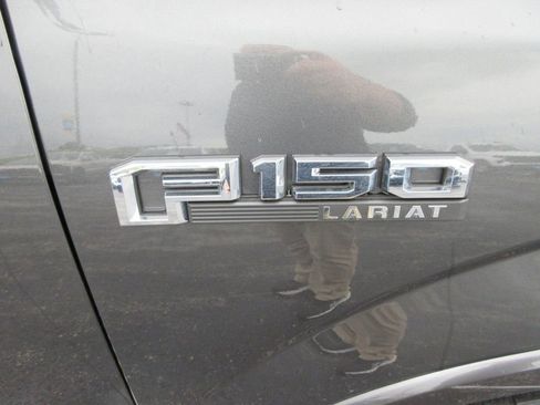 Used 2019 Ford F150 Lariat w/ Trailer Tow Package AWD/4WD image 10