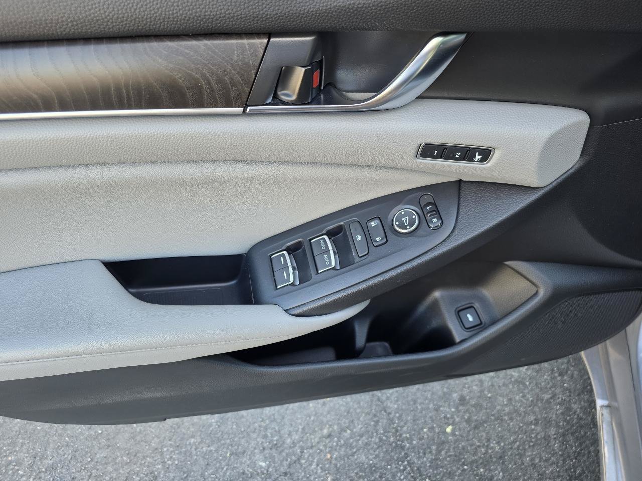 Used 2020 Honda Accord EX-L image 12