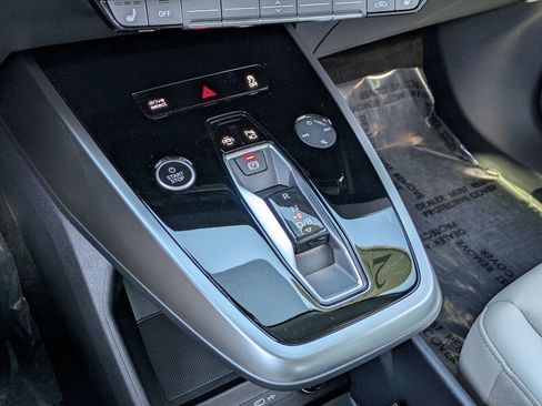 Used 2025 Audi Q4 e-tron Premium w/ Convenience Package AWD/4WD image 14