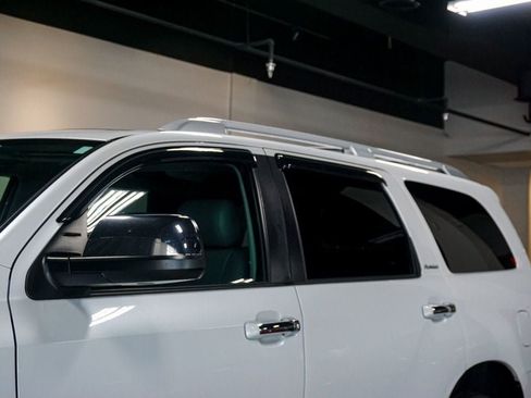 Used 2022 Toyota Sequoia Platinum AWD/4WD image 69