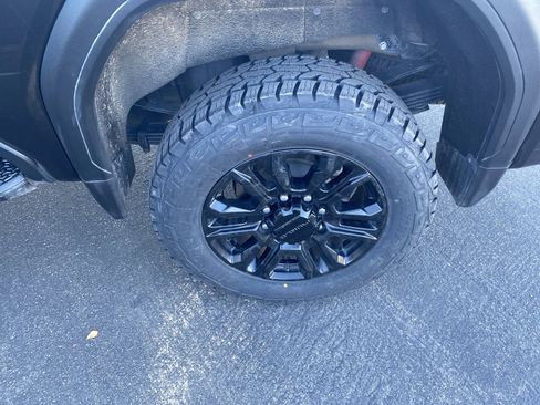 Used 2022 GMC Sierra 3500 Denali w/ Denali Black Diamond Edition image 19