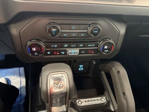 New 2025 Ford Bronco Outer Banks w/ Sasquatch Package image 34