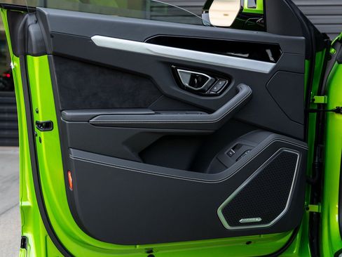 Used 2024 Lamborghini Urus S image 21