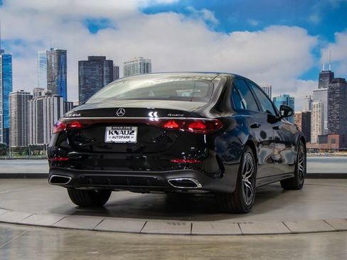 Used 2026 Mercedes-Benz E 450 4MATIC Sedan image 8