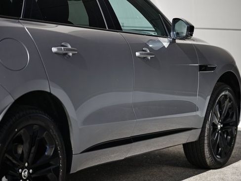 New 2026 Jaguar F-PACE R-Dynamic S image 17