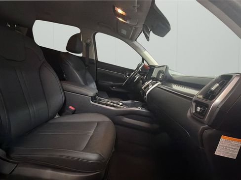 Used 2022 Kia Sorento S FWD image 14