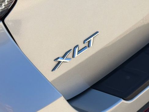 Used 2020 Ford Explorer XLT w/ Equipment Group 202A image 8