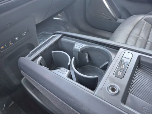 Certified 2024 Kia EV9 Land image 27