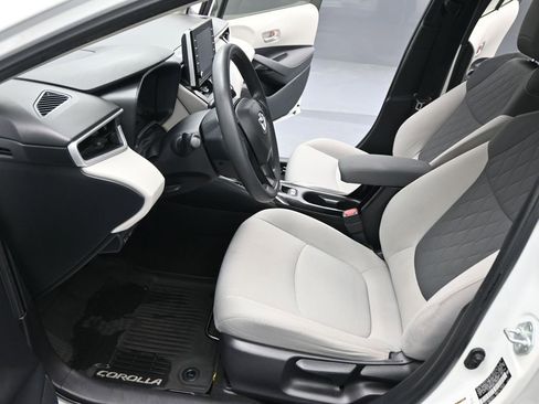 Used 2020 Toyota Corolla LE image 10