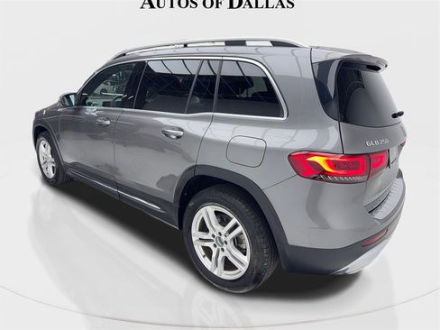 Used 2020 Mercedes-Benz GLB 250 w/ Premium Package image 10