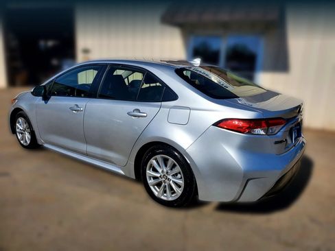 Used 2023 Toyota Corolla LE w/ LE Convenience Package FWD image 7