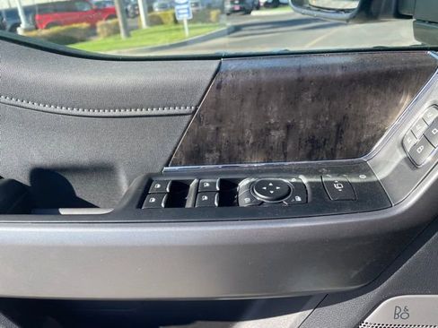 New 2026 Ford F250 Lariat w/ Black Appearance Package image 19