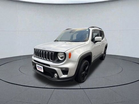 Used 2019 Jeep Renegade Latitude w/ Cold Weather Group image 7