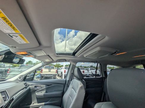 Used 2021 Honda Pilot Touring image 22