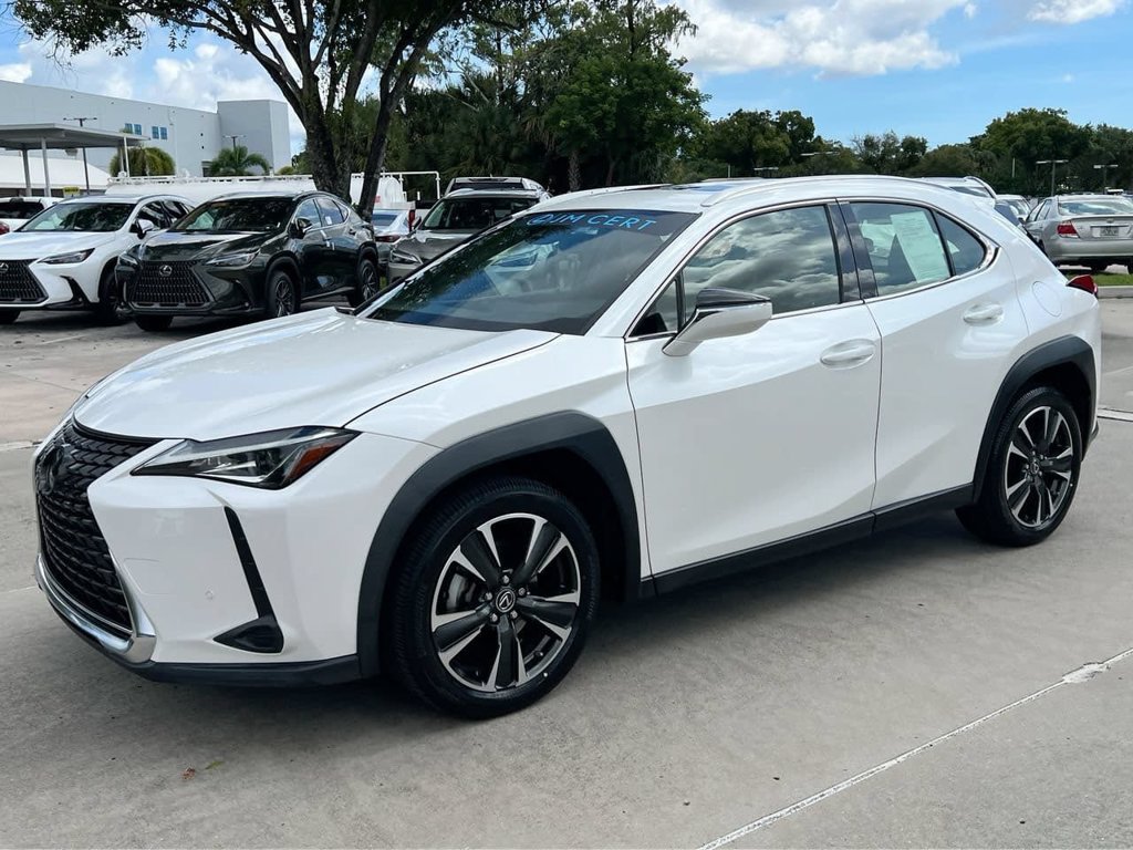 Used 2019 Lexus UX 200 w/ Premium Package FWD image 3