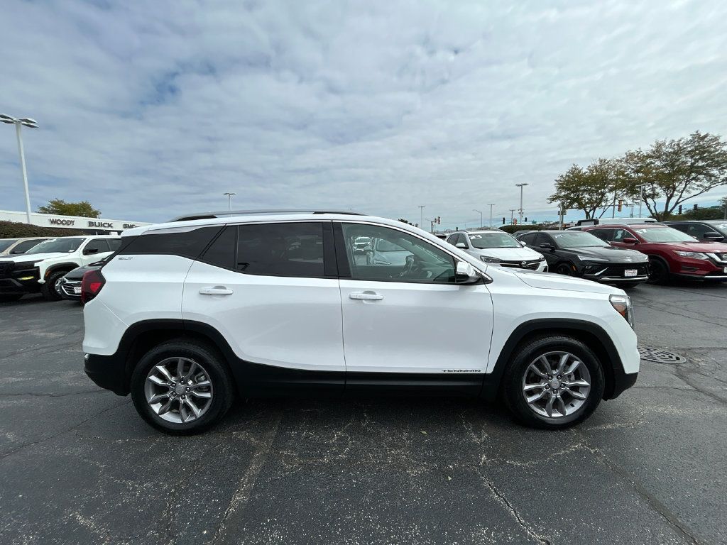 Certified 2023 GMC Terrain SLT FWD image 7