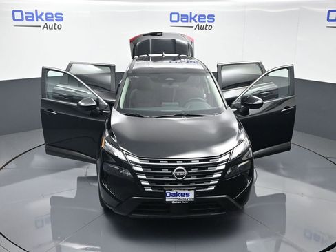 Used 2025 Nissan Rogue SV image 58