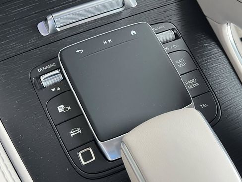 Certified 2025 Mercedes-Benz GLE 53 AMG 4MATIC image 47