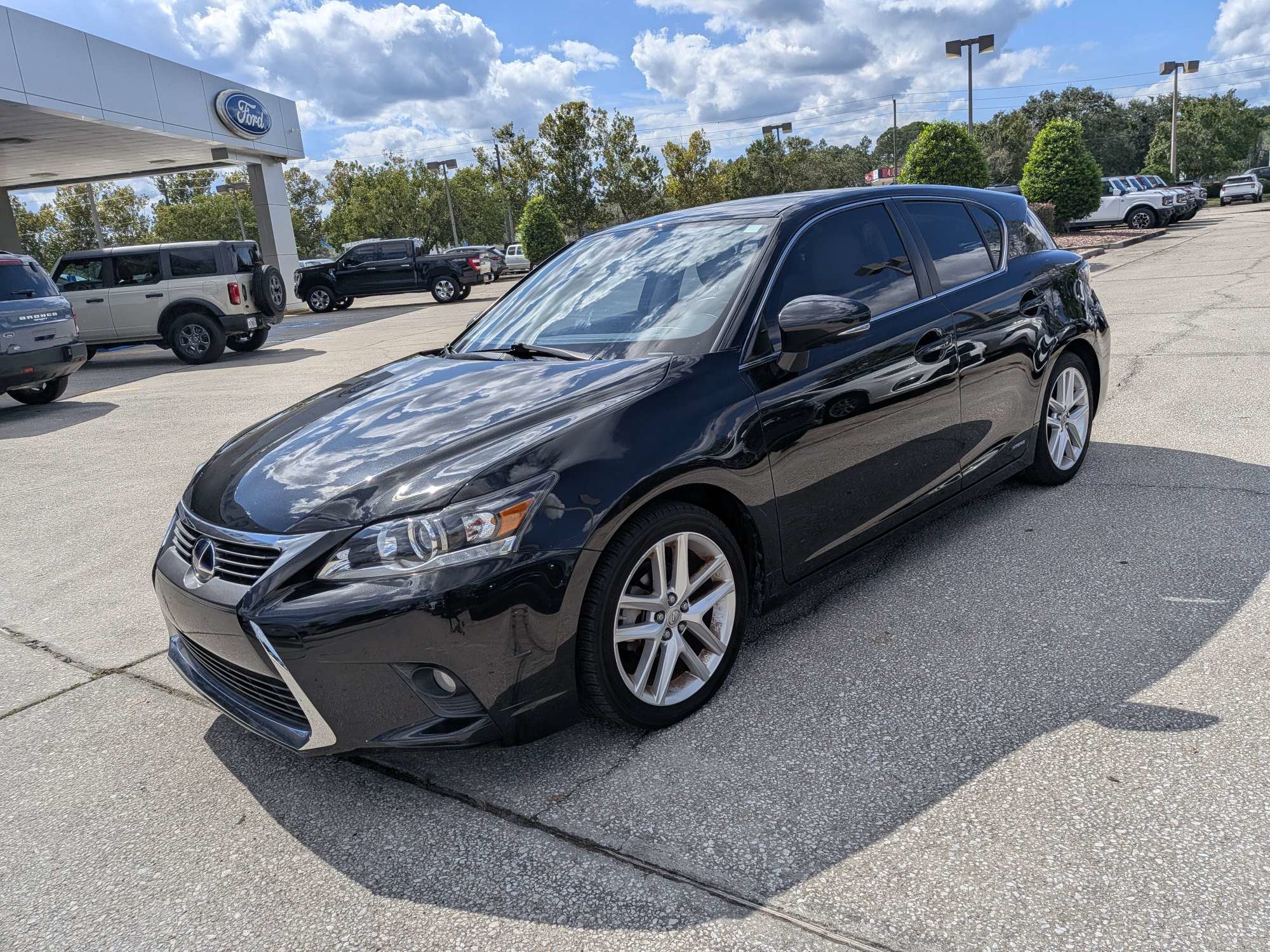 Used 2017 Lexus CT 200h w/ Accessory Package 2 FWD image 8