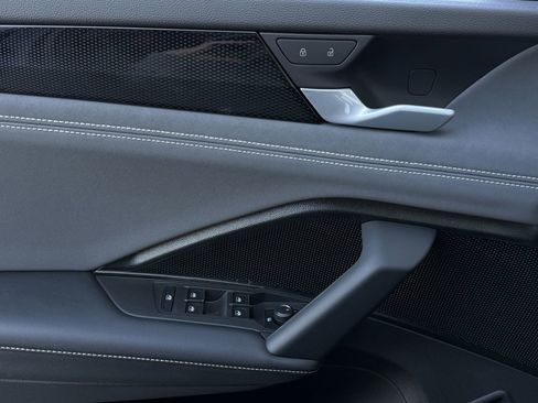 New 2026 Volkswagen Tiguan SE R-Line image 18