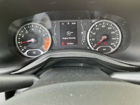 Used 2015 Jeep Renegade Latitude w/ Popular Equipment Group image 31