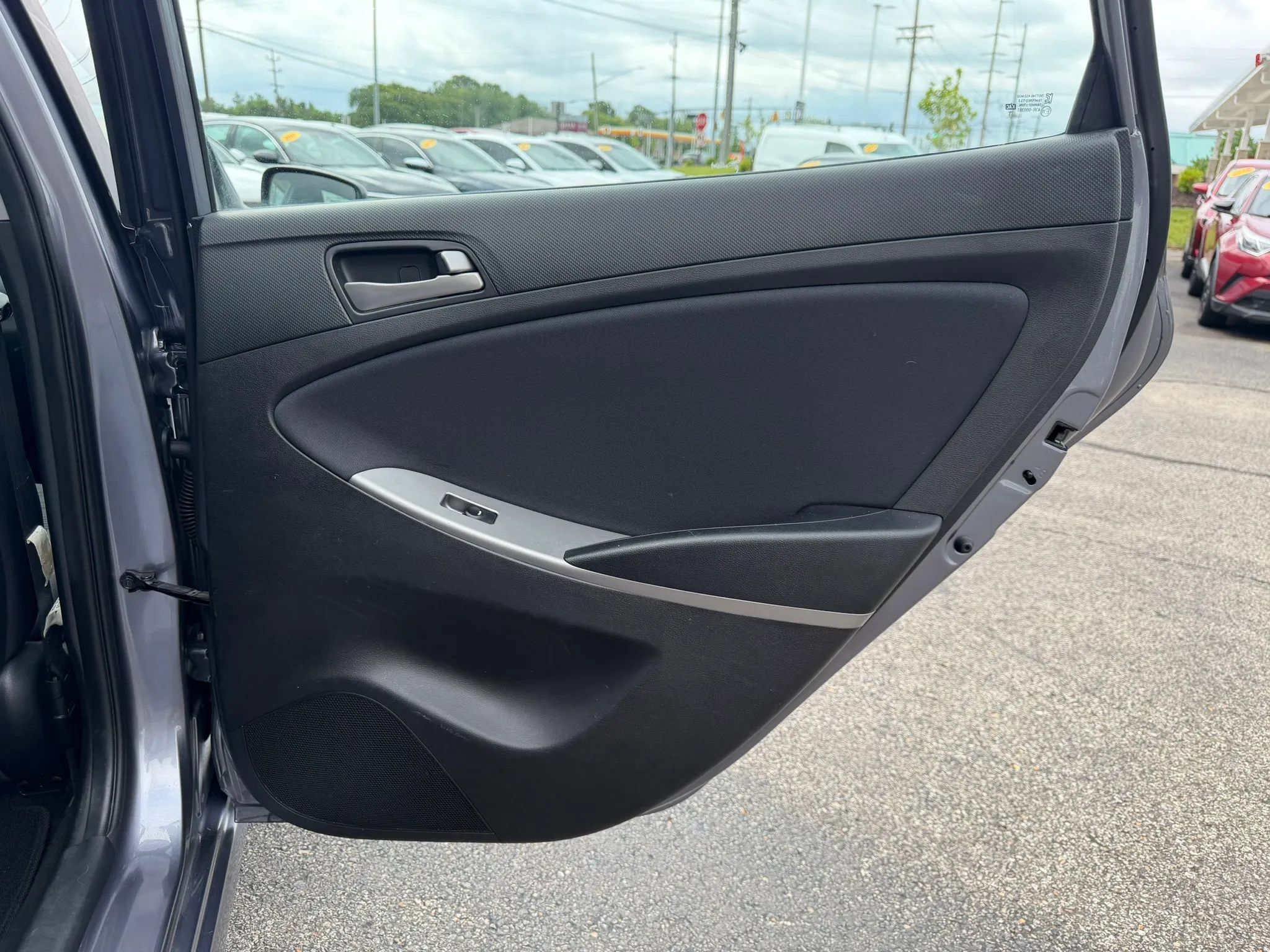 Used 2017 Hyundai Accent SE FWD image 29