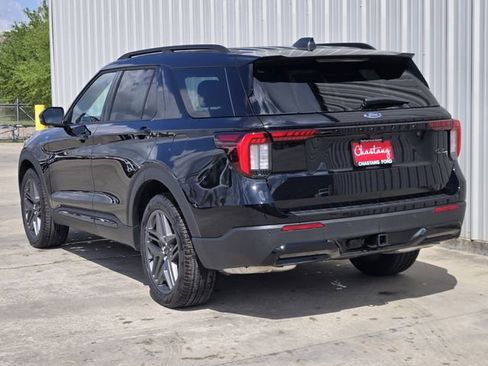 New 2026 Ford Explorer ST-Line w/ ST-Line Street Pack RWD image 7