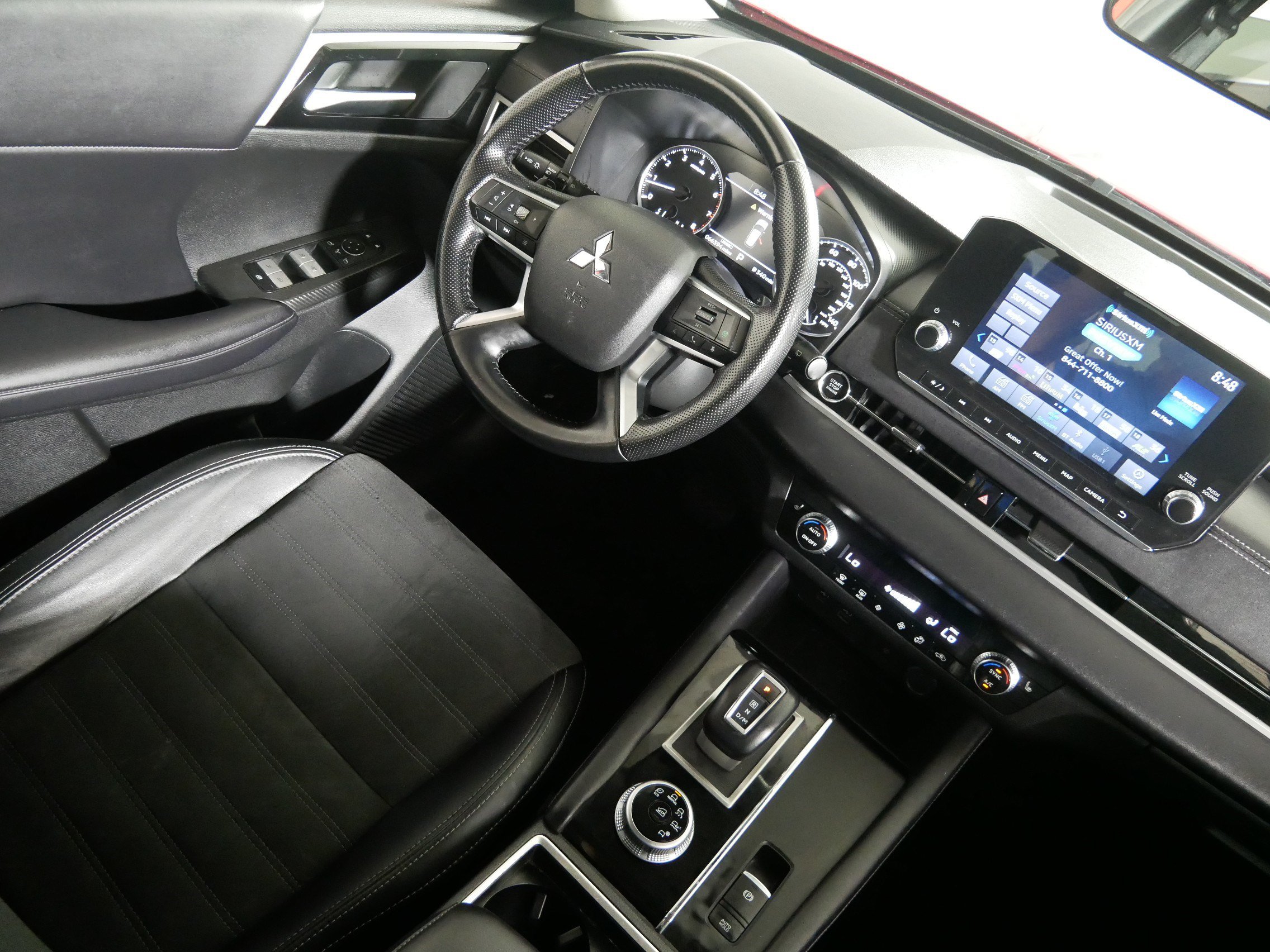 Used 2024 Mitsubishi Outlander SE FWD image 9