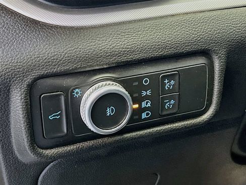 Used 2022 Ford Explorer XLT w/ Equipment Group 202A RWD image 10