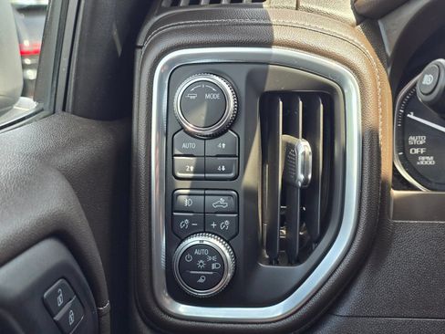 Used 2020 GMC Sierra 1500 SLT w/ Driver Alert Package II AWD/4WD image 26