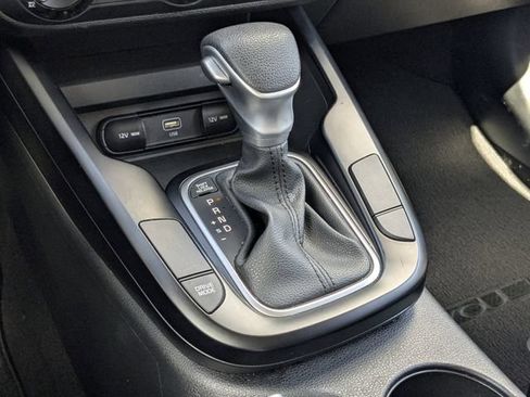Certified 2025 Kia Soul LX w/ LX Technology Package FWD image 23