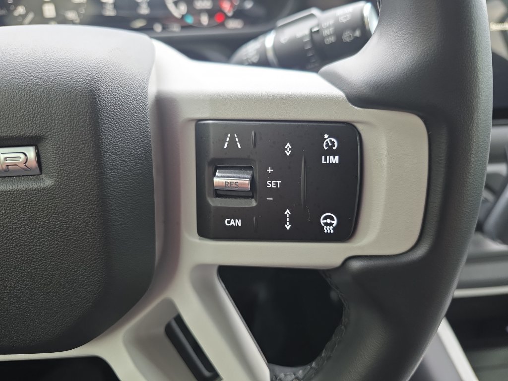 Certified 2025 Land Rover Defender 110 S AWD/4WD image 20