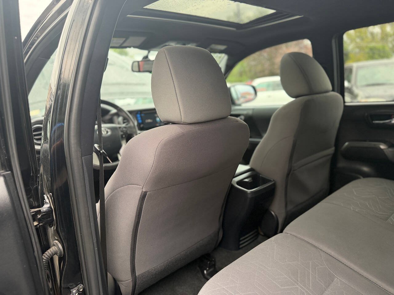 Used 2017 Toyota Tacoma TRD Sport w/ Premium & Technology Package AWD/4WD image 54