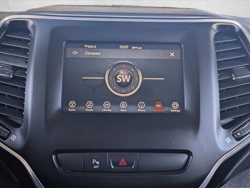 Used 2020 Jeep Cherokee Latitude Plus image 13