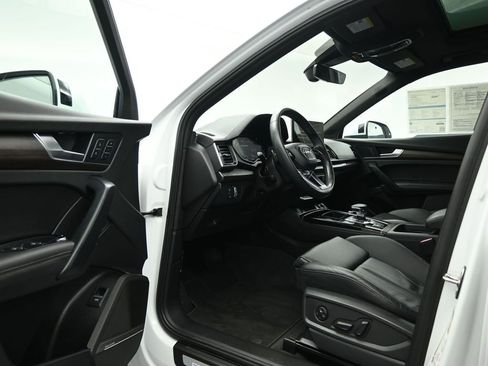 Used 2023 Audi Q5 2.0T Premium Plus w/ Premium Plus Package image 9