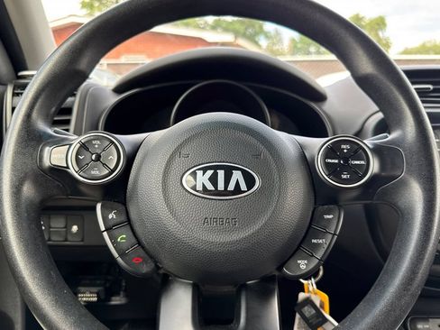 Used 2016 Kia Soul FWD image 21