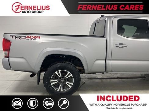 Used 2017 Toyota Tacoma TRD Sport image 10