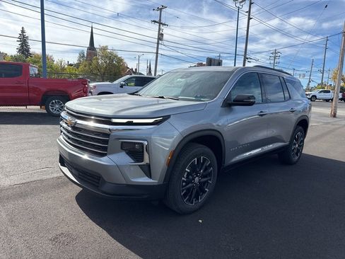 New 2026 Chevrolet Traverse LT w/ Sun and Wheel Package image 3