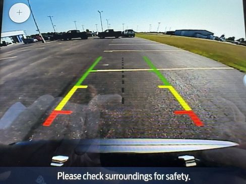 Used 2024 Ford Edge SE w/ Black Appearance Package image 10