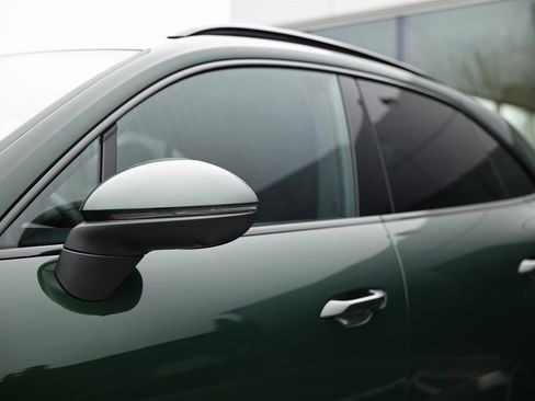 New 2025 Porsche Macan 4S Electric image 15