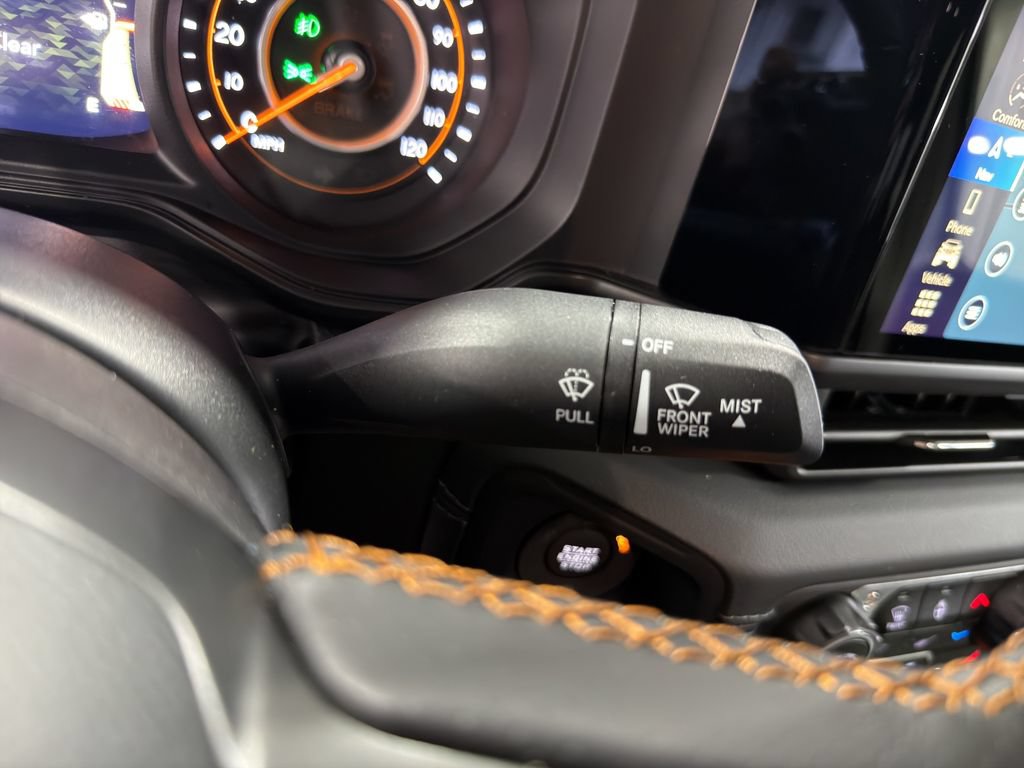 Used 2024 Jeep Gladiator Mojave AWD/4WD image 28