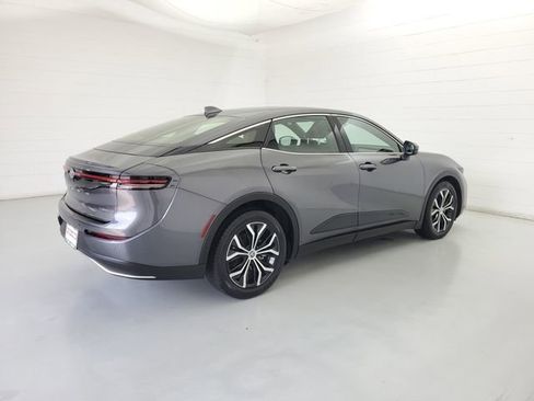 Used 2023 Toyota Crown Limited image 5